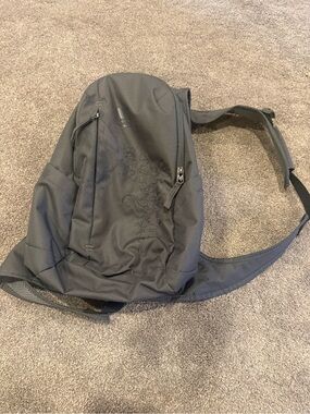 Jack Wolfskin Black Single-Shoulder Sling Backpack
